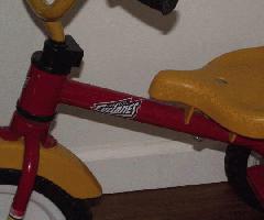 Adrenalina Iowa State Ciclones triciclo rojo amarillo