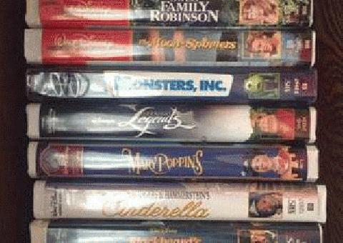 Películas de Disney en estuches de cubierta (Lote de 11 VHS)