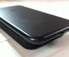 Negro iPhone 7 128G-95% Batería desbloqueada-Arañazos en la pantalla