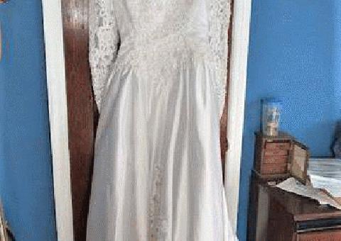 Hermoso Tamaño 14 Vestido de novia Blanco para mujer con Tren ($100)