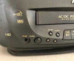Sansui 13a CRT Color TV VCR VHS Combo Gaming modelo # COM311ADB
