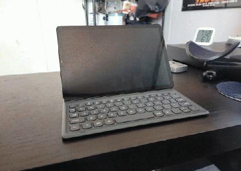 Samsung Galaxy tab s5e con funda para teclado