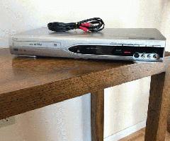 Funai DVD Player Recorder SV2000 # WV10D6 con cables