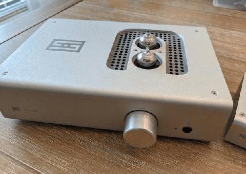Beyerdynamic DT 770 Pro, amplificador de auriculares Schiit Lyr