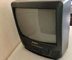 Sansui 13a CRT Color TV VCR VHS Combo Gaming modelo # COM311ADB