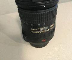 Lente de cámara Nikon 18 - 200mm