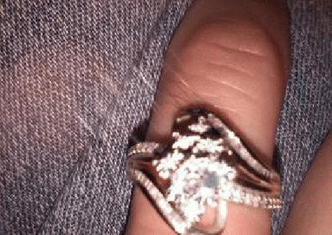 nuevo anillo de compromiso de diamantes