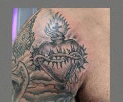 artista del tatuaje con licencia que busca trueque por sus bienes no deseados