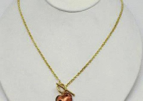 Collar Toggle Rope con Corazón de Esmalte Abullonado en Oro amarillo de 14 k