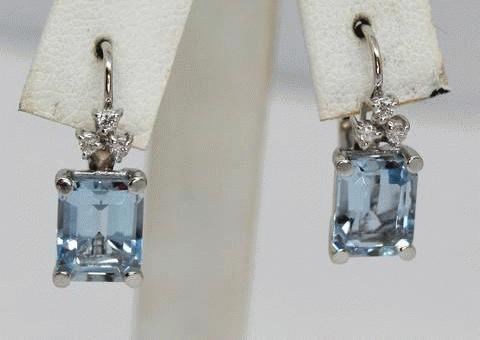 Pendientes de Clip de Alambre Francés de Piedra Azul Claro y Diamante de Oro Blanco de 18 quilates
