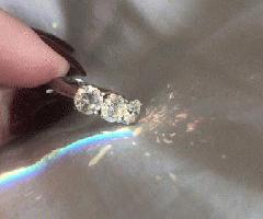 Anillo de Diamante Brillante de Tres Piedras Color D 2.43 CT total