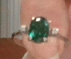 Anillo de Oro Blanco de 14kt, Piedra Verde y Diamante Tamaño 6