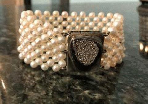 Elegante pulsera de perlas cultivadas