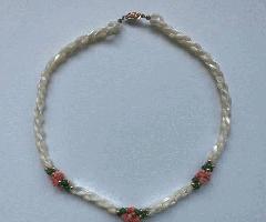 Perla, Coral y Collar de jade