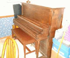Hobart Cable Studio Piano Vertical