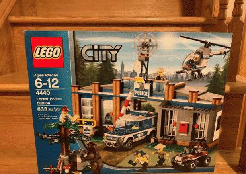 LEGO City Forest Police Station 4440 NUEVO EN CAJA
