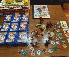 Pokemon ENORME Lote (900 + Cartas Raras, Coleccionables, Manuales de Juego, etc!++)
