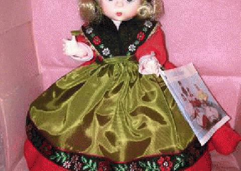 Madame Alexander Vintage Sweden Doll (#592) approx 7-8 with Box / Tags
