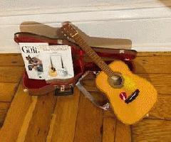 American Girl muñeca tamaño guitarra y accesorios